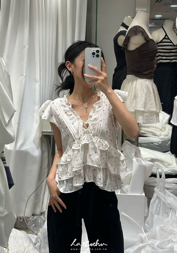 V領碎花綁帶蛋糕上衣